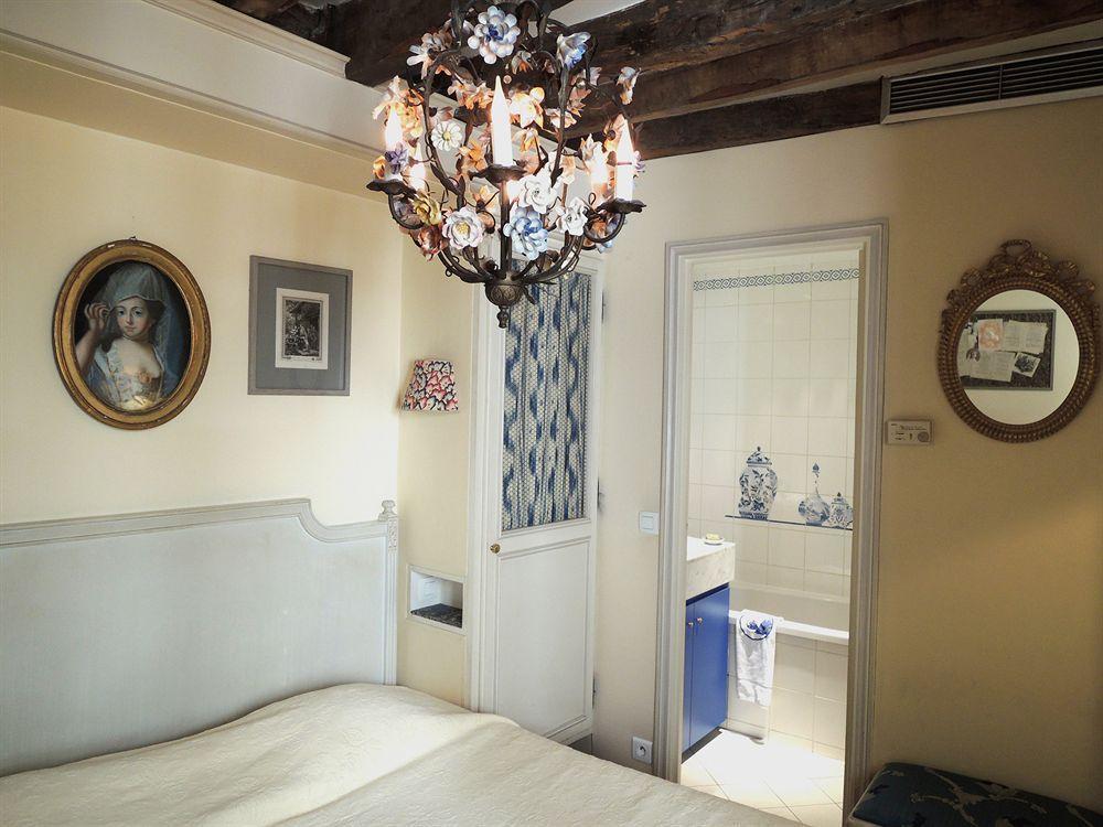 Hotel Caron De Beaumarchais Paris Dış mekan fotoğraf