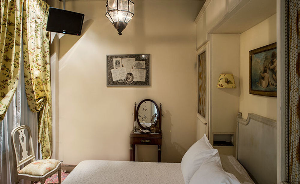 Hotel Caron De Beaumarchais Paris Dış mekan fotoğraf