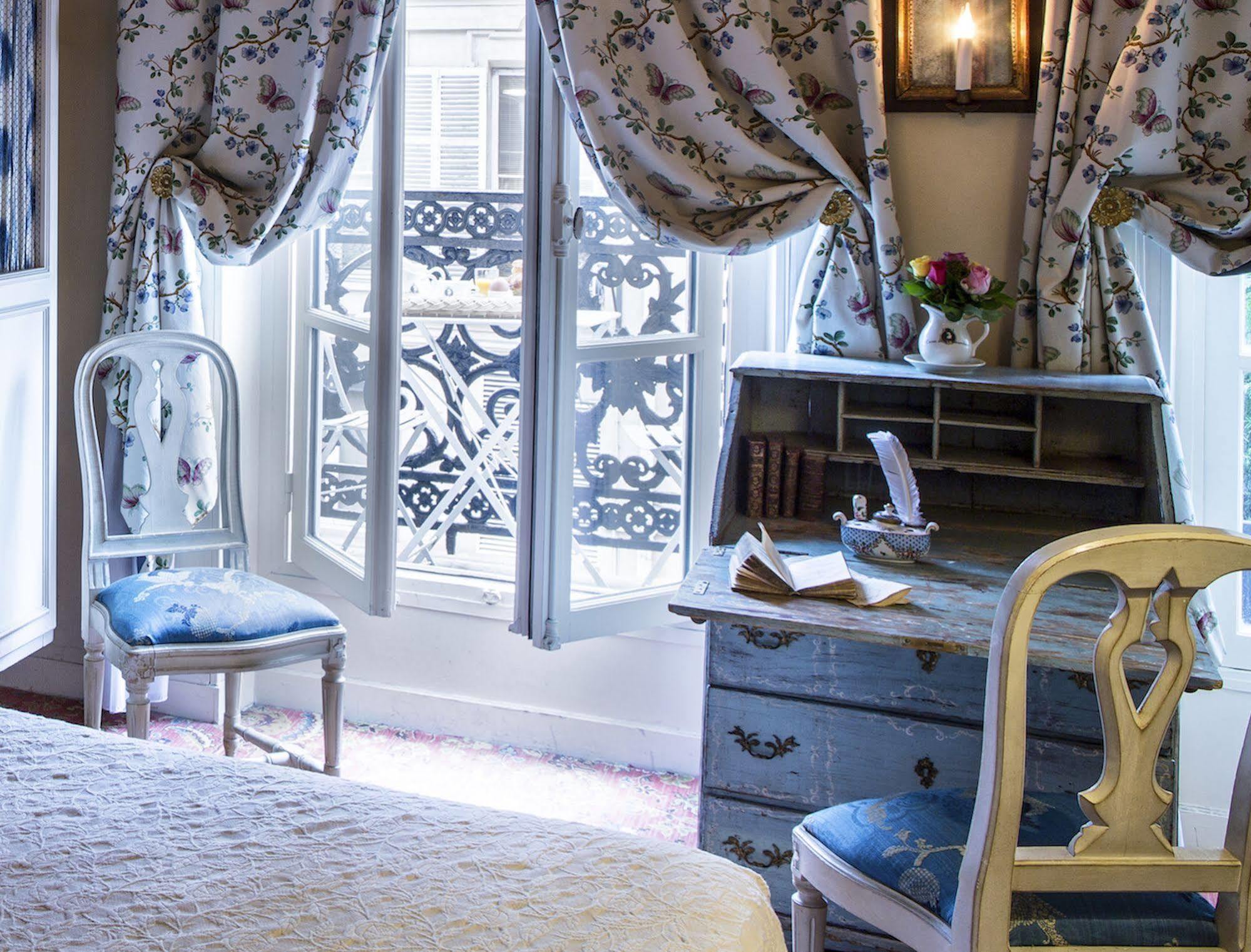 Hotel Caron De Beaumarchais Paris Dış mekan fotoğraf