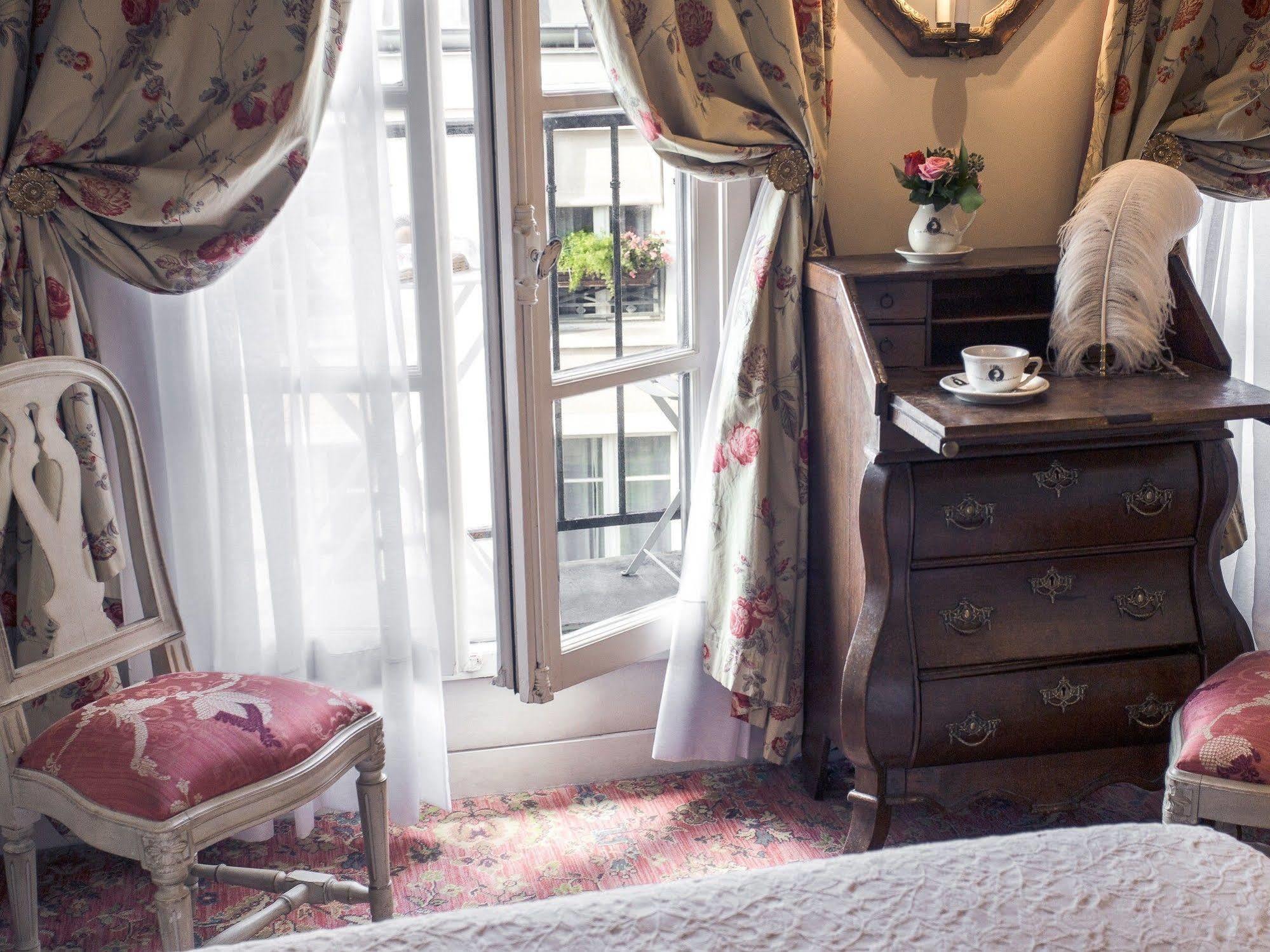 Hotel Caron De Beaumarchais Paris Dış mekan fotoğraf