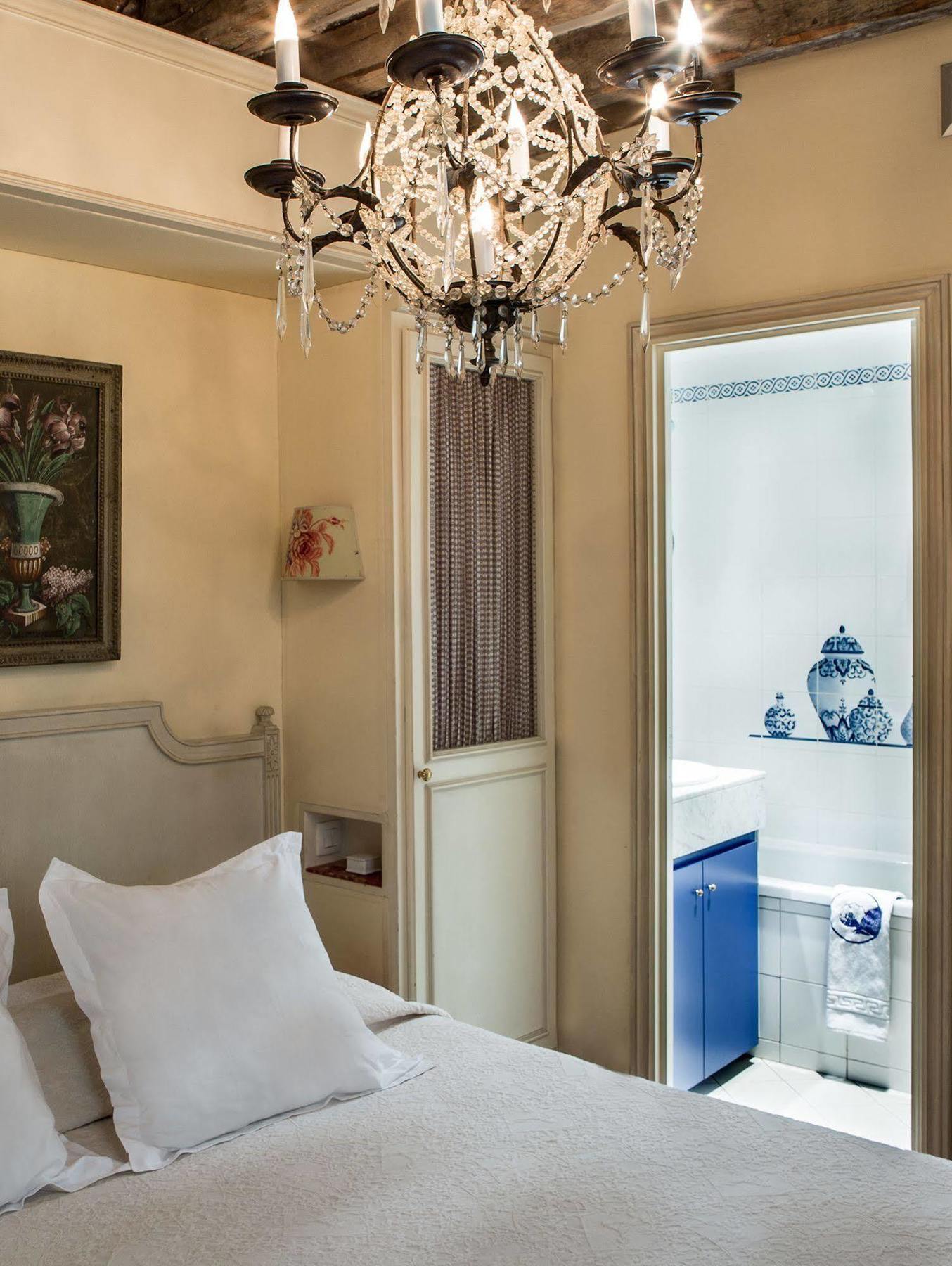 Hotel Caron De Beaumarchais Paris Dış mekan fotoğraf
