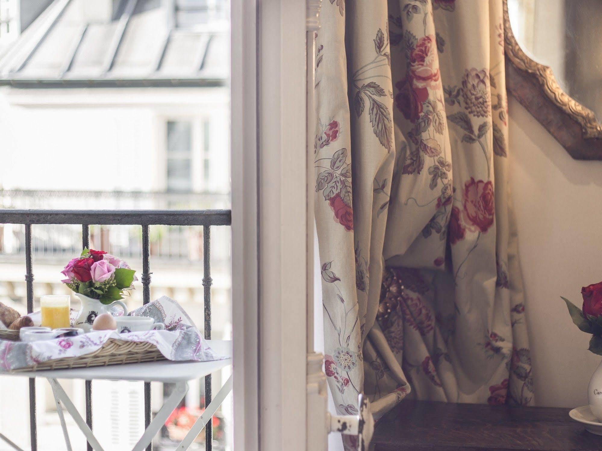 Hotel Caron De Beaumarchais Paris Dış mekan fotoğraf