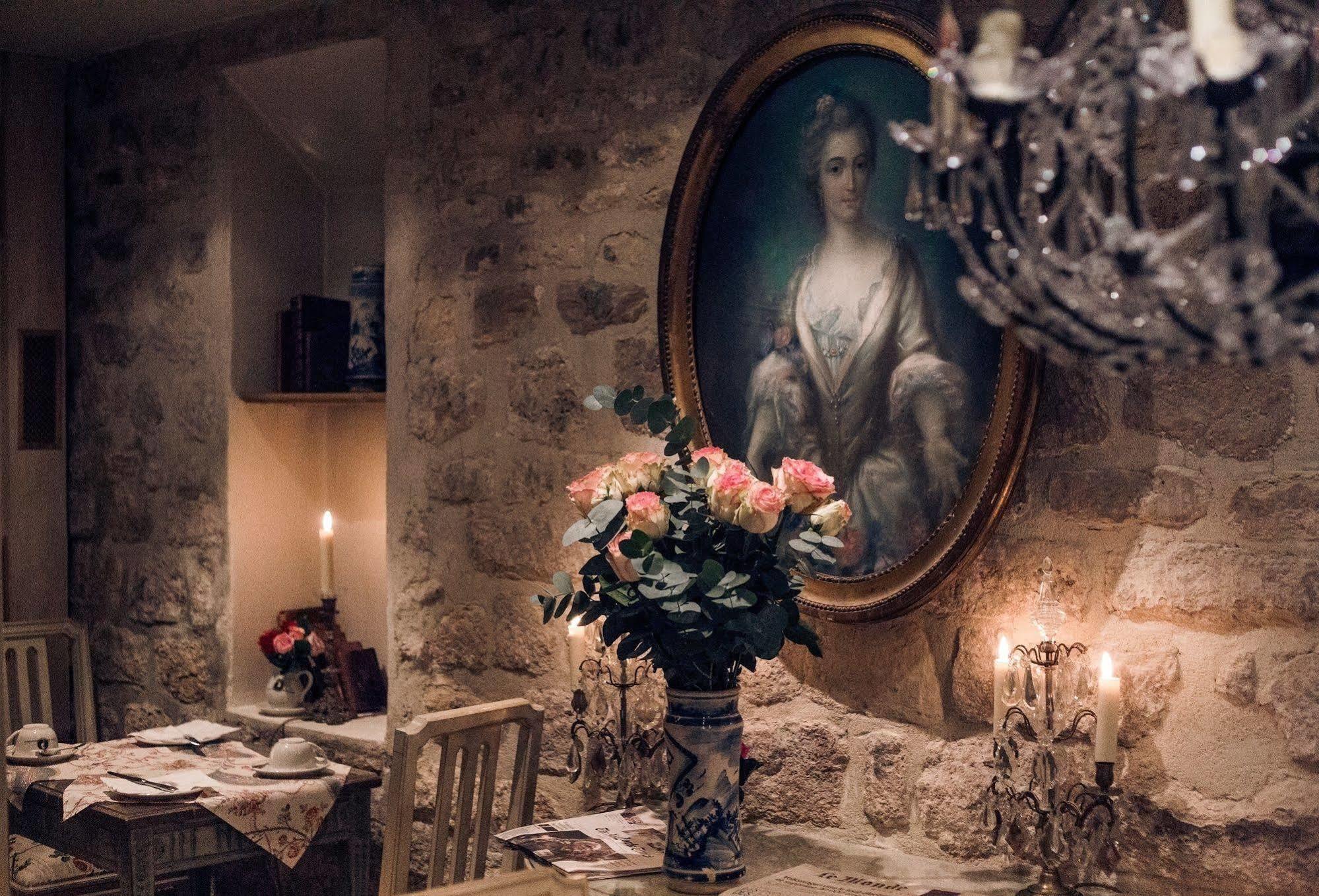 Hotel Caron De Beaumarchais Paris Dış mekan fotoğraf